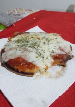 Una foto de Pizza sin horno, pero al sartén!!! Atentiss !!