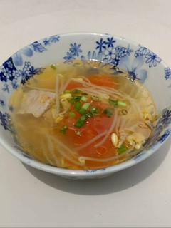 豆芽番茄排骨湯 的食譜成品照片