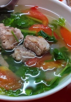 Hình của món Canh sườn nấu ngót.