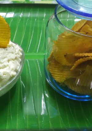 હોમમેઇડ ક્રીમ ચીઝ (Homemade Cream Cheese recipe in gujarati) રેસીપી મુખ્ય ફોટો