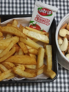 फ्रेंच फ्राइज़(French Fries Recipe in hindi) रेसिपी मुख्य फोटो