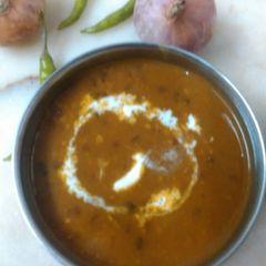 A picture of Daal makhni.