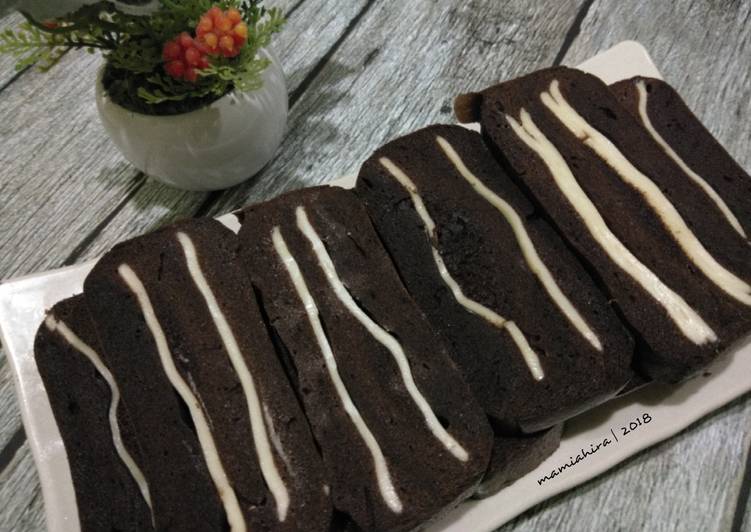 Resep Brownies kukus lapis keju DEBM yang Menggugah Selera