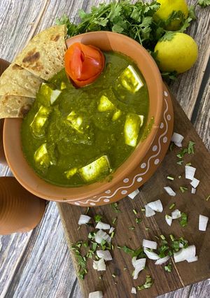 પાલક પનીર (Palak Paneer Recipe In Gujarati) રેસીપી મુખ્ય ફોટો