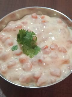તીખી બુંદી નું રાઇતું (Tikhi Boondi Raita Recipe In Gujarati) રેસીપી મુખ્ય ફોટો