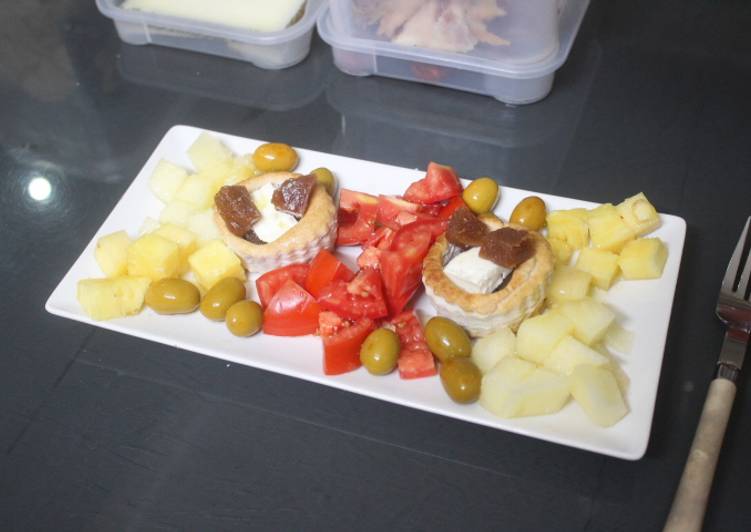 Volovanes en ensalada de melón y piña