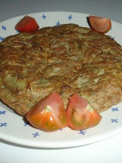 Una foto de Tortilla de alcachofas y jamón cocido