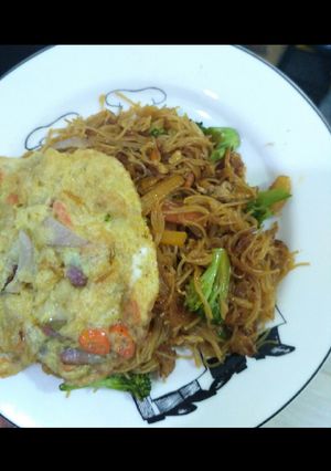 Foto resep Bihun goreng dadar pedas #bikinramadhanberkesan