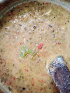 A picture of Pojo za maziwa(green grams made with milk).