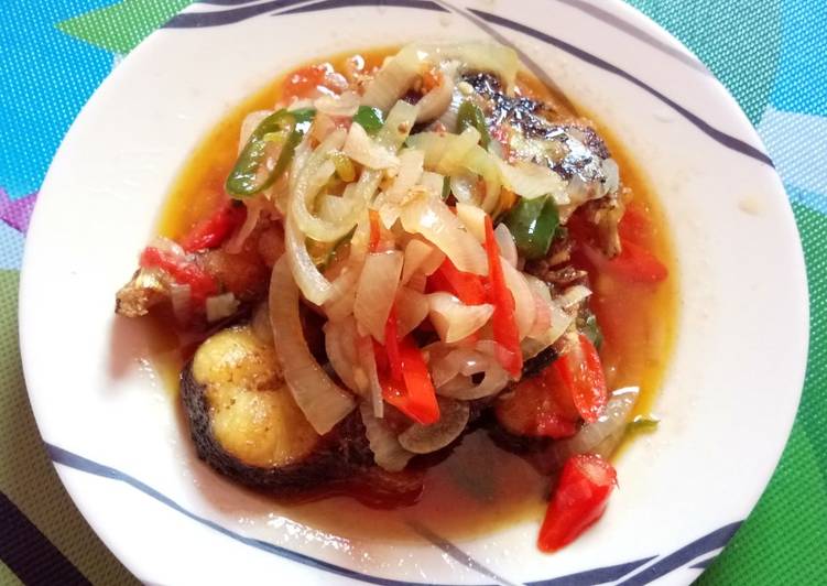 Ikan gabus/haruan asam manis