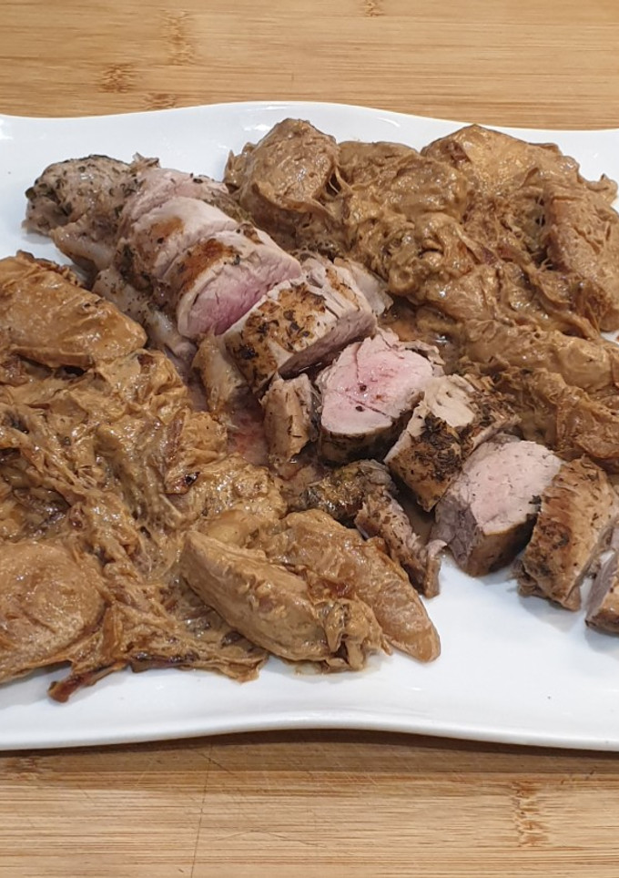 Una foto de Solomillo cerdo con manzana