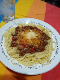 Una foto de Fideos con salsa bolognesa