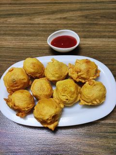 बटाटा वडा (Batata vada recipe in hindi) रेसिपी मुख्य फोटो