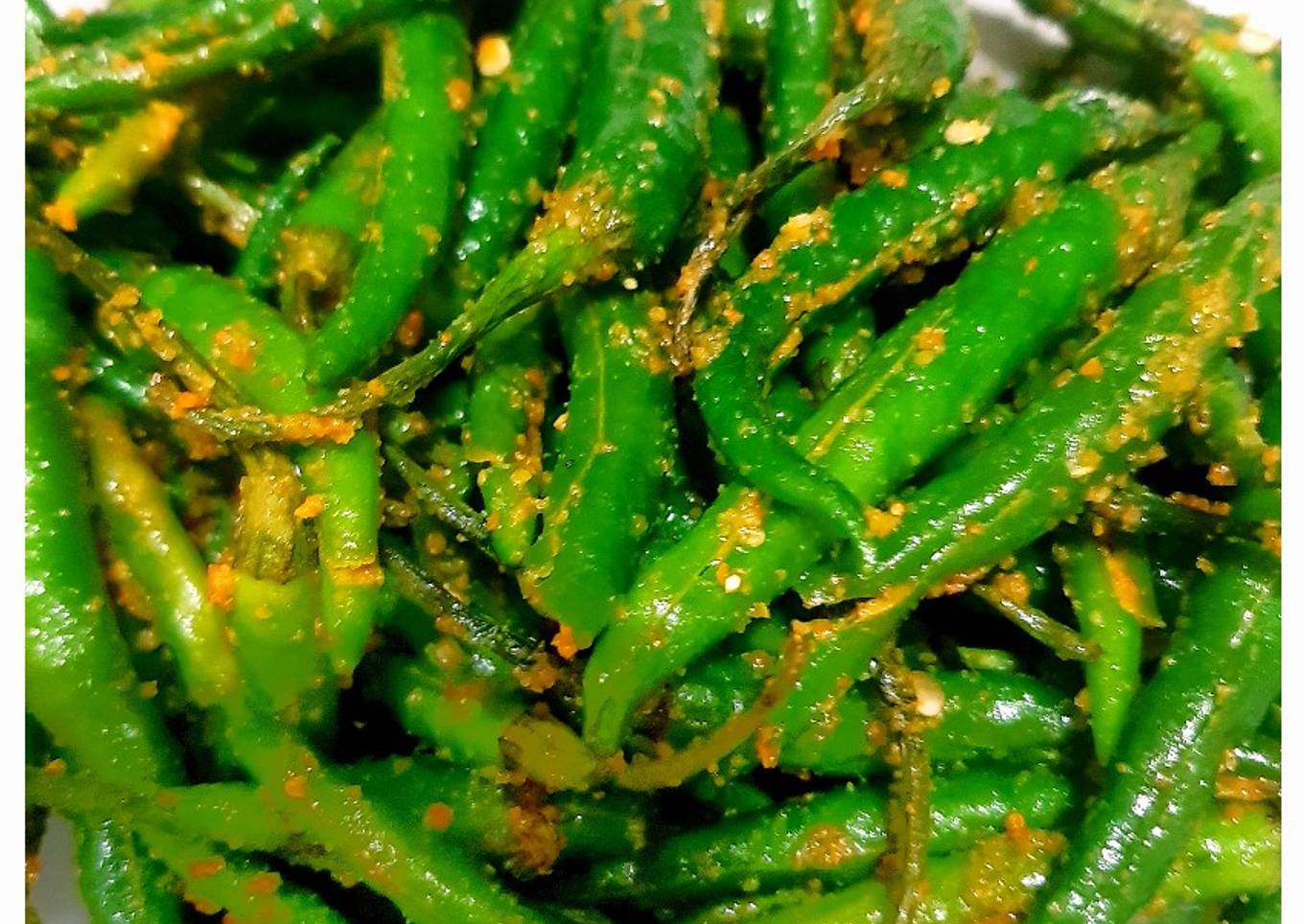 Vadhvani Green Chilli Pickle (Hari Mirchi Ka Achaar)
