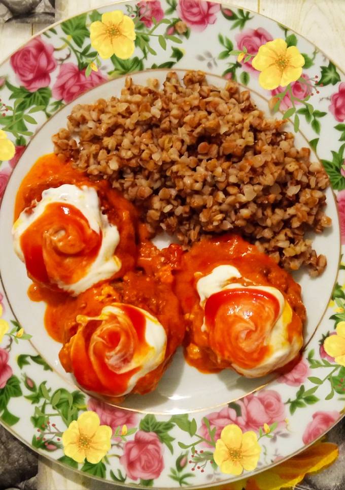 Тефтельки з сметаною та томатною пастою в мультиварці😋