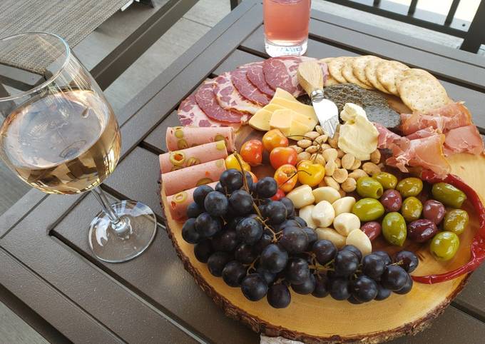 Simple Way to Prepare Award-winning Charcuterie Board