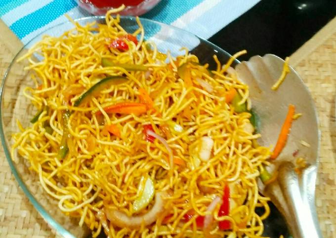 Crispy noodles salad