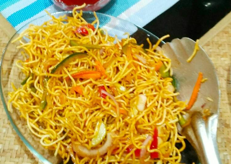 Crispy noodles salad