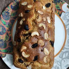 A picture of Plum Cake.