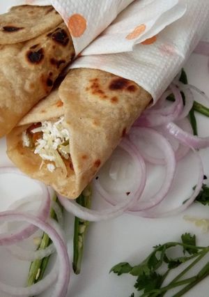 A picture of Veg chapati roll.