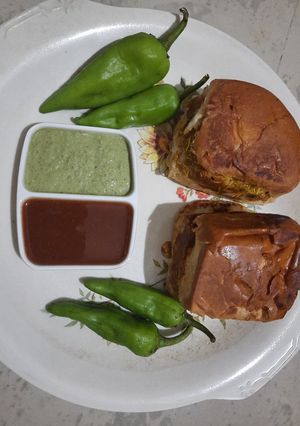 કચ્છી દાબેલી (Kutchi Dabeli Recipe In Gujarati) રેસીપી મુખ્ય ફોટો