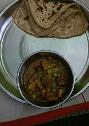 आलू मटर की सब्जी (aloo matar ki sabzi recipe in Hindi) रेसिपी मुख्य फोटो