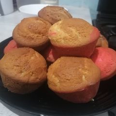 A picture of Vanilla Cupcakes.