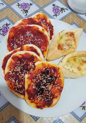 صورة لوصفة فطائر جبنة وخبز بفليفلة