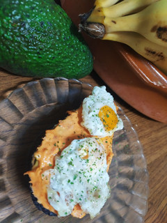 Una foto de Aguacate relleno de sobrasada