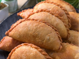 Karipap kentang ayam