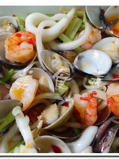 泰式涼拌海鮮 的食譜成品照片