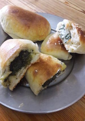 صورة لوصفة فطائر السبانخ والجبن 🥟