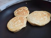 Una foto de pancitos de oregano