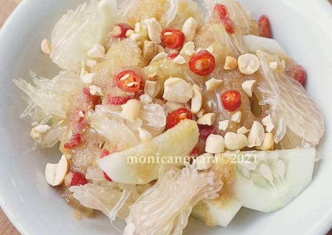 Cara Gampang Membuat Spicy Pomelo Salad, Bikin Ngiler