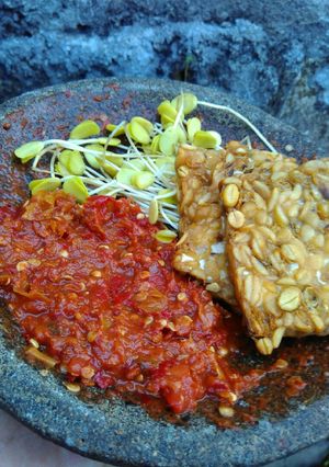 Foto resep Sambal mentah lalapan mlandingan