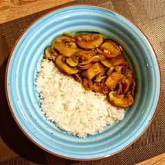 A picture of Mushroom Curry Rice (Vegetarian).