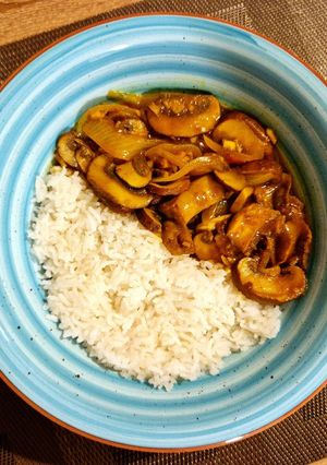 A picture of Mushroom Curry Rice (Vegetarian).