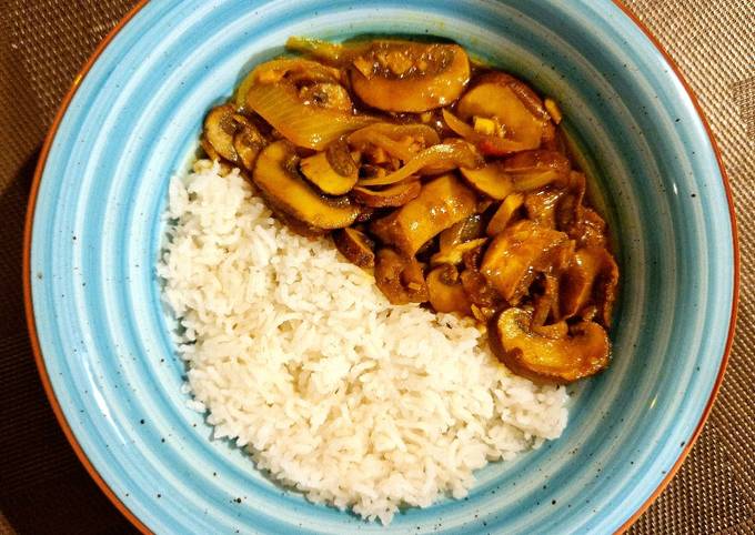 Mushroom Curry Rice (Vegetarian)