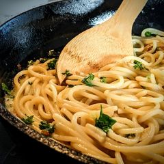 A picture of Garlic Lemon Pasta.