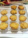 Almond and oatmeal cookies