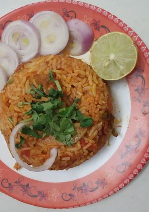 વેજીટેબલ બિરયાની (Vegetable Biryani Recipe In Gujarati) રેસીપી મુખ્ય ફોટો