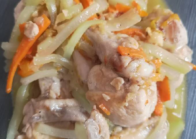 How to Make Any-night-of-the-week Chicken Wings with Sayote and Carrots