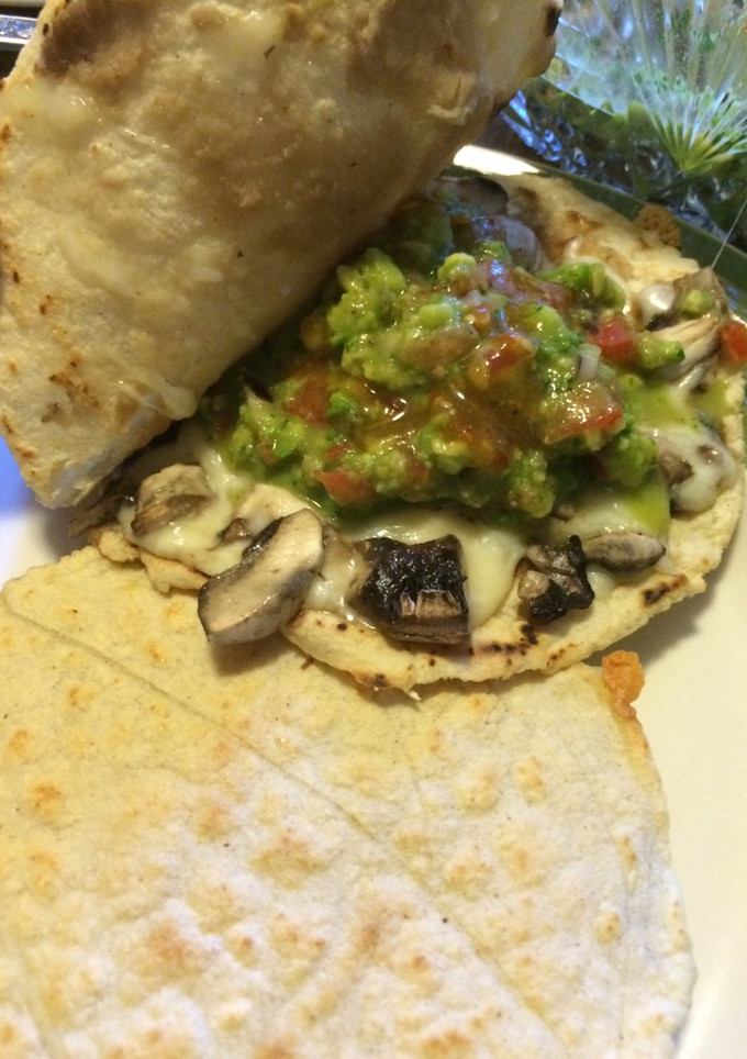 Una foto de Quesadilla de Hongos