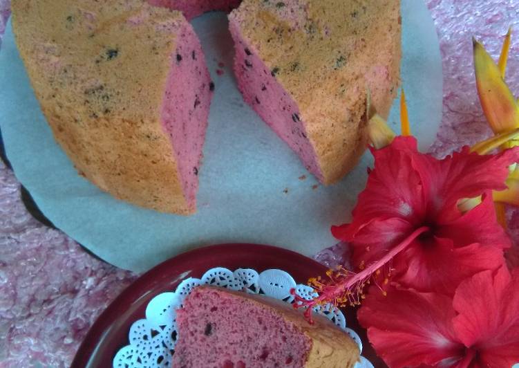 Ciffon Stroberry Oreo Cake