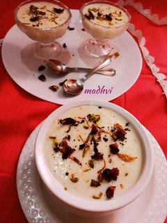 चावल की खीर (Chawal ki kheer recipe in hindi) रेसिपी मुख्य फोटो
