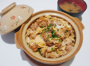 รูปของ Oyakodon ข้าวหน้าไก่กับไข่สไตล์ญี่ปุ่น 親子丼
