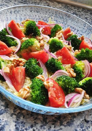 Una foto de Ensalada de brócoli