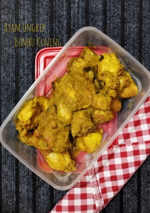 Foto resep Ayam Ungkep Air Kelapa Bumbu Kuning
