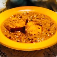 A picture of Paneer tikka masala.