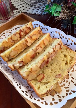 A picture of Banana Yogurt Pound Cake.